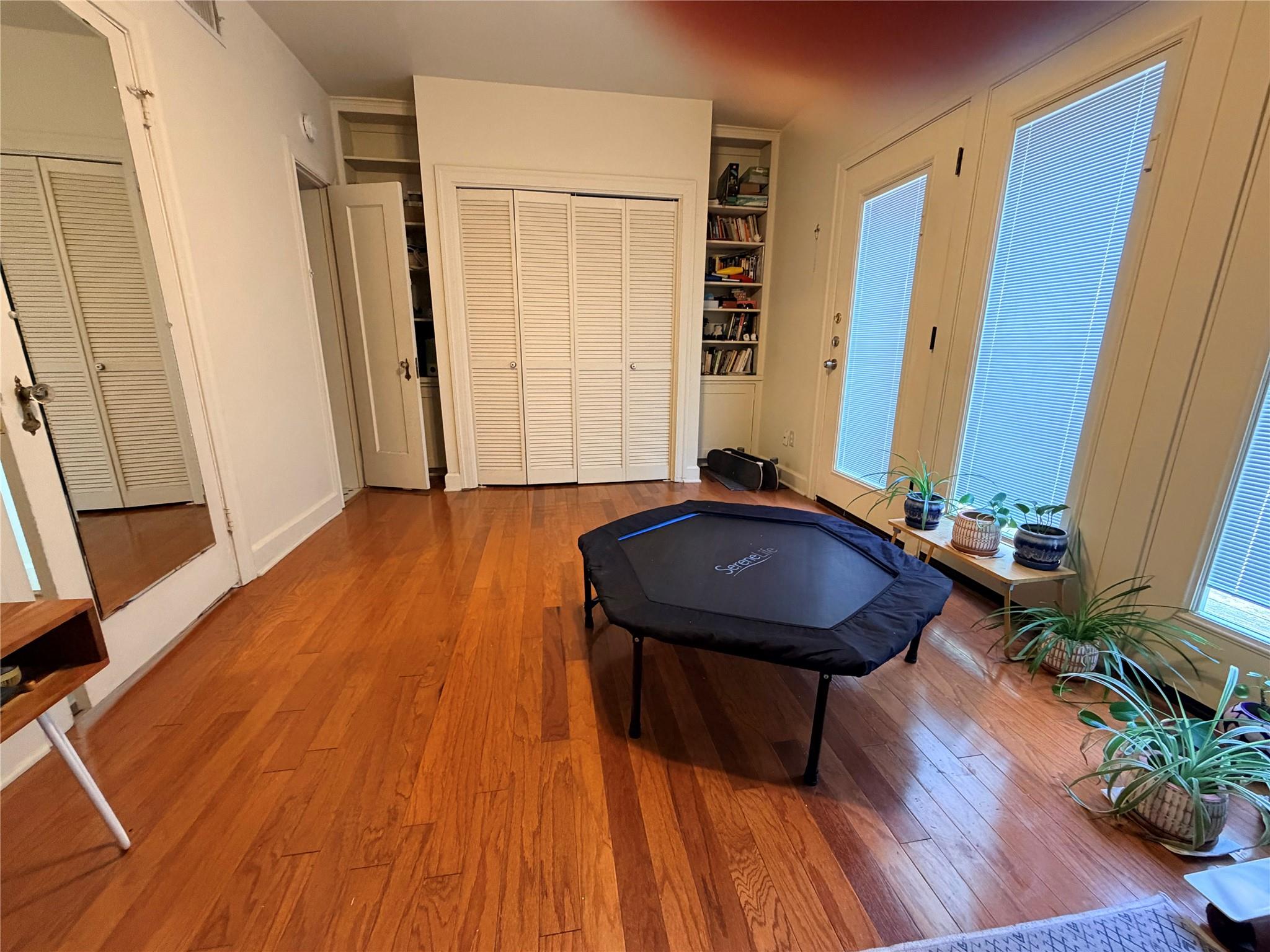102-A W 32nd ST