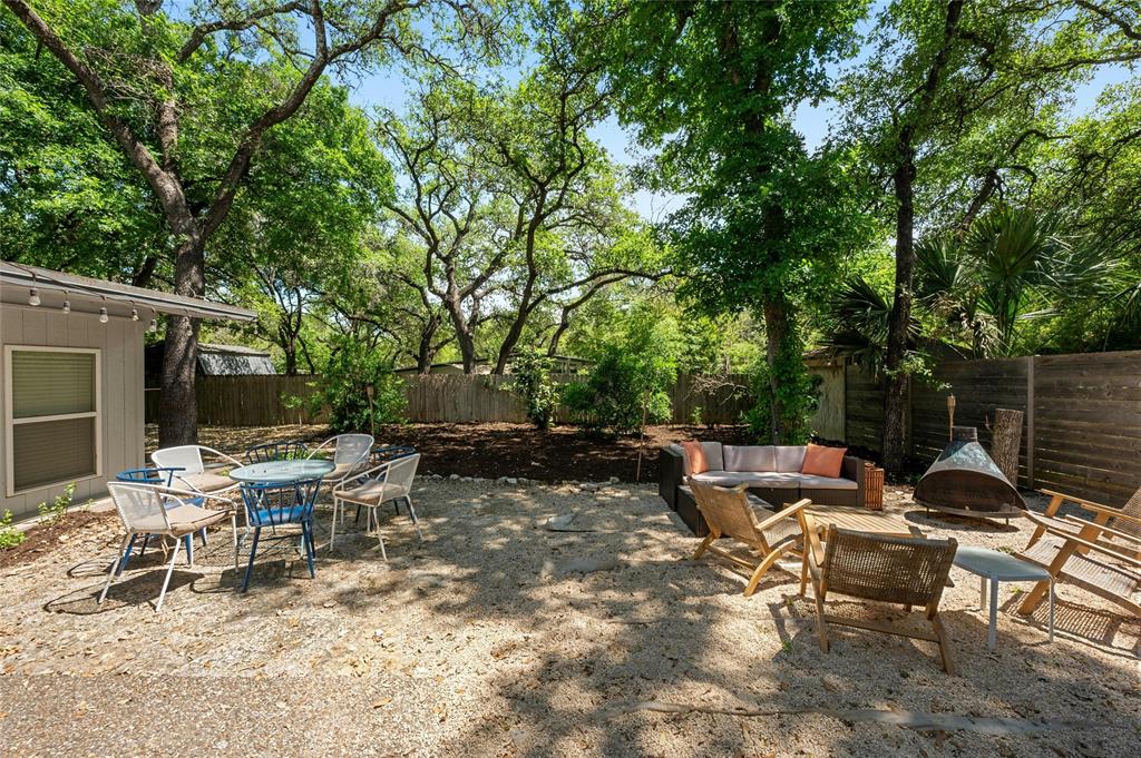 433 Brady LN