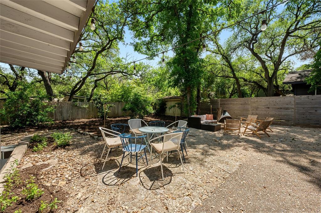 433 Brady LN