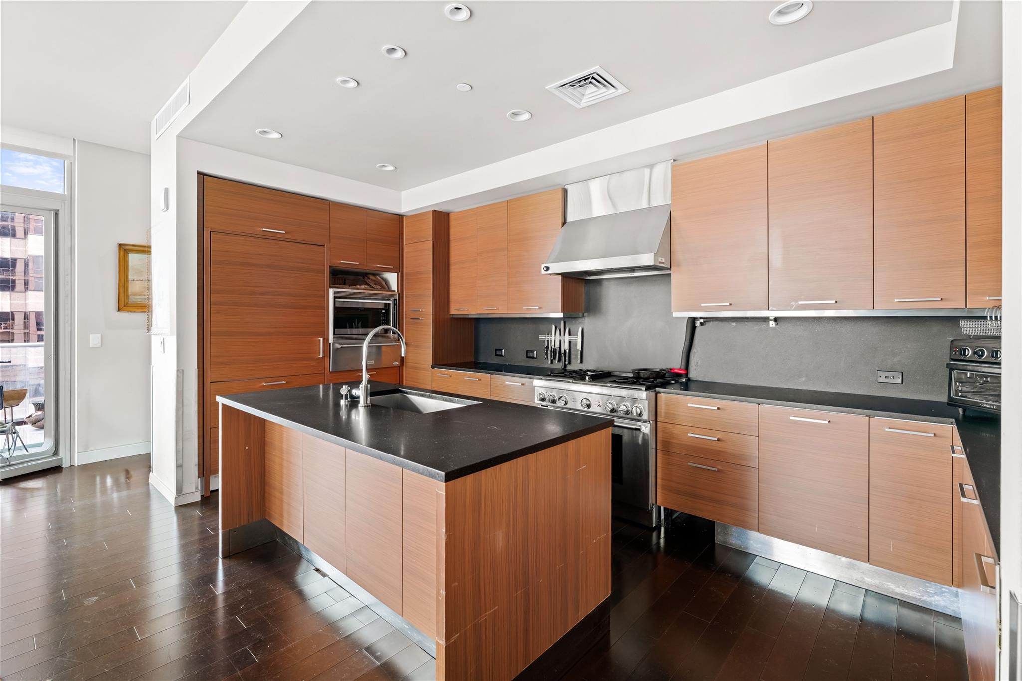 200 Congress Ave # 11F
