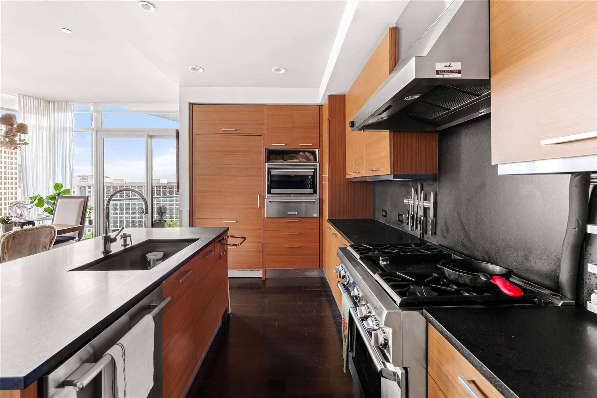 200 Congress Ave # 11F