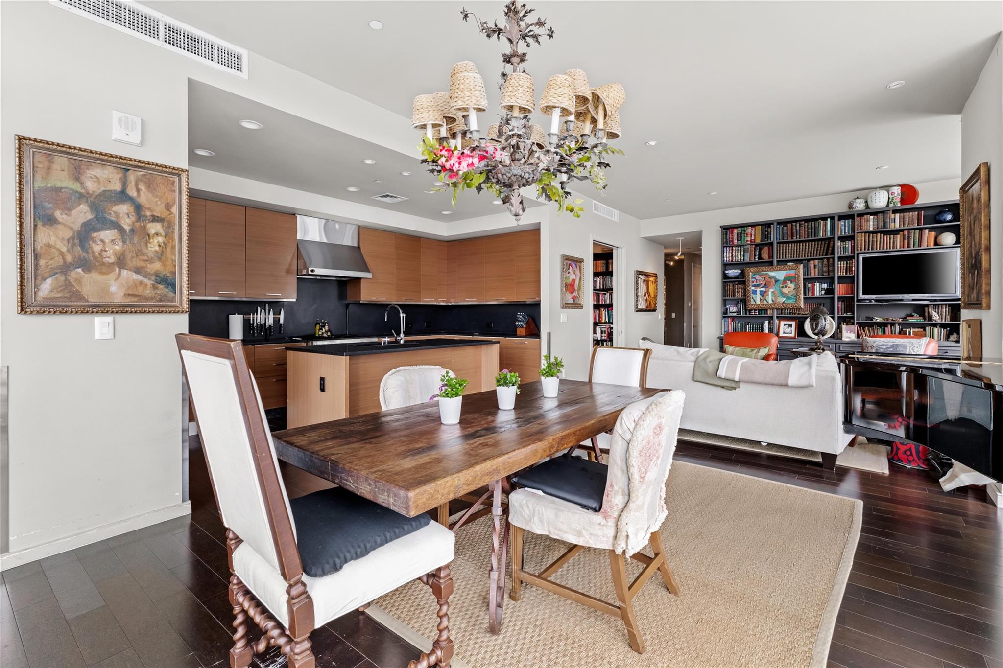 200 Congress Ave # 11F