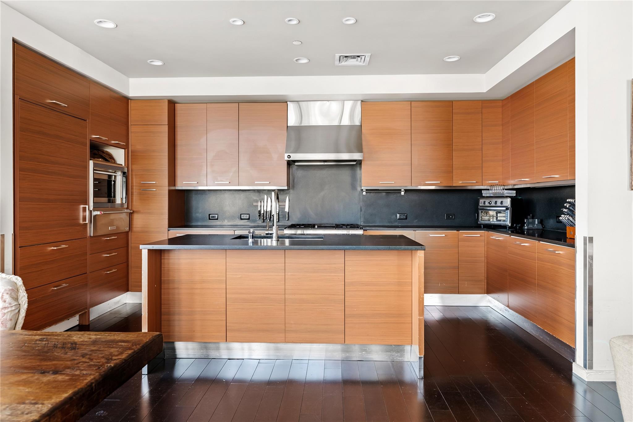 200 Congress Ave # 11F