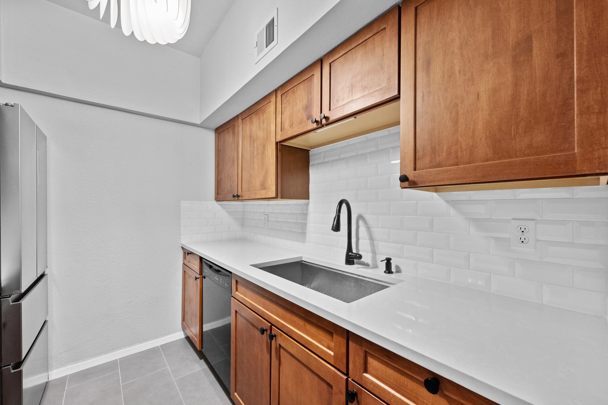 1509 W 39 1/2 ST # 108