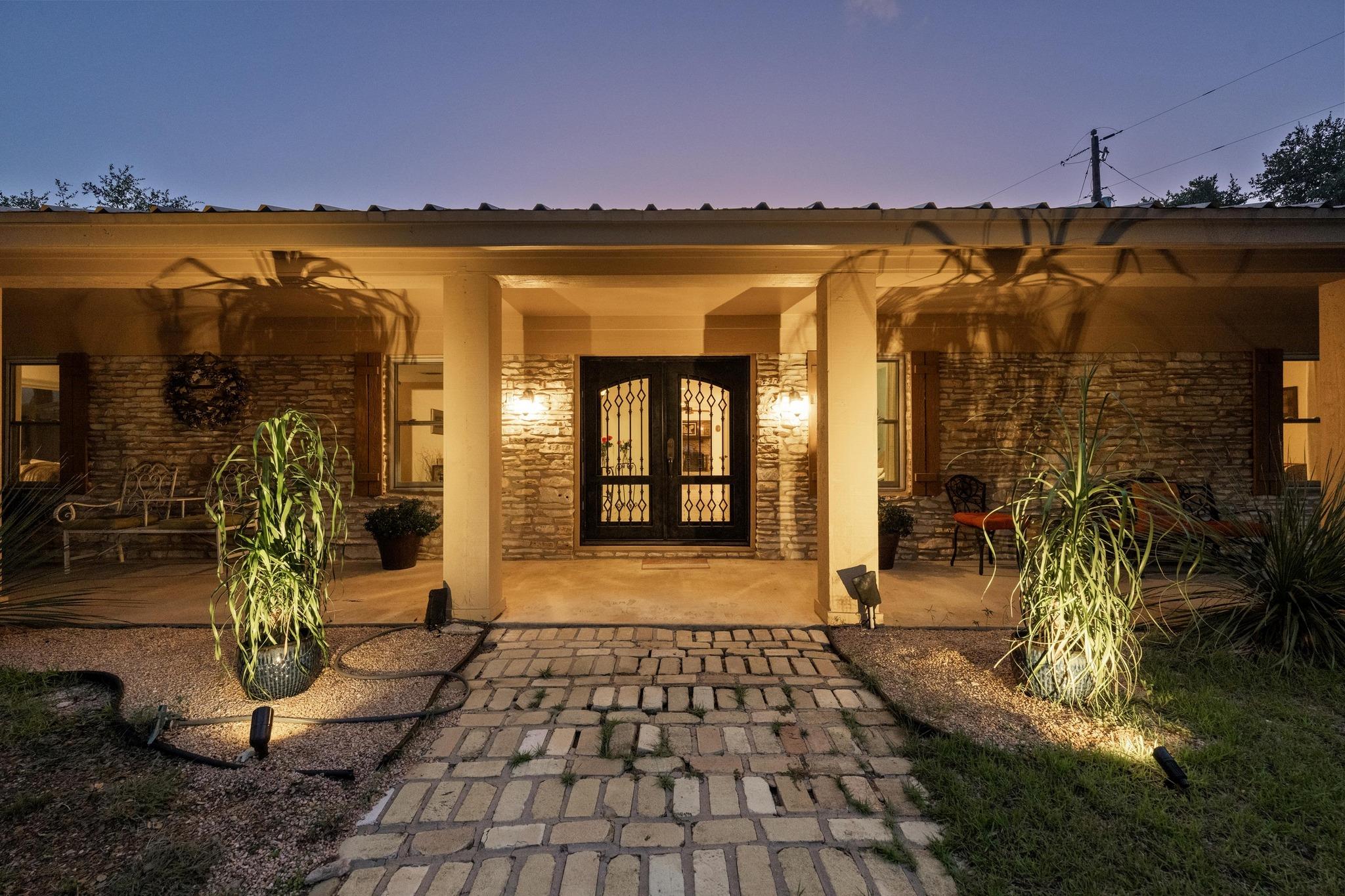 5200 Bell Springs RD