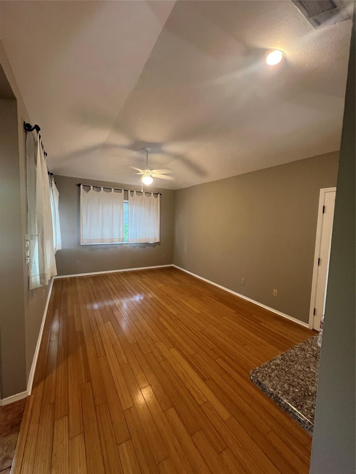 1302 Woodlawn BLVD # 208