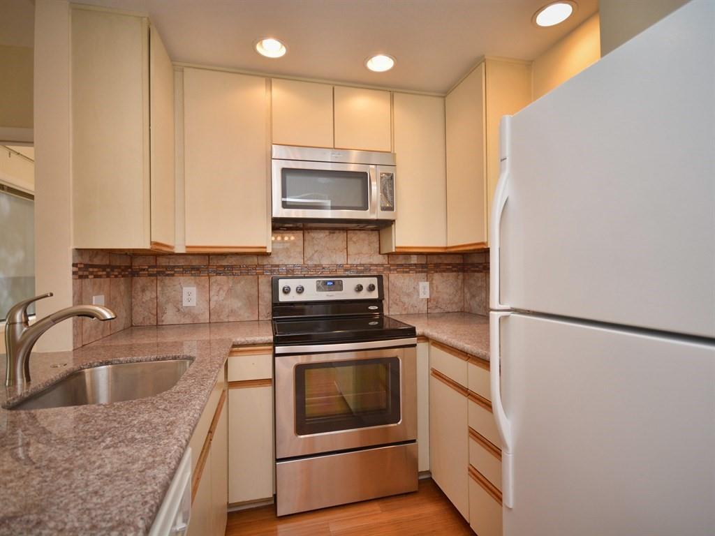 1302 Woodlawn BLVD # 208