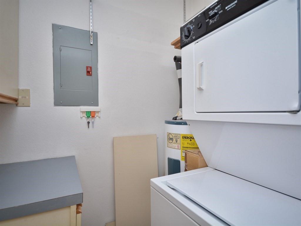 1302 Woodlawn BLVD # 208