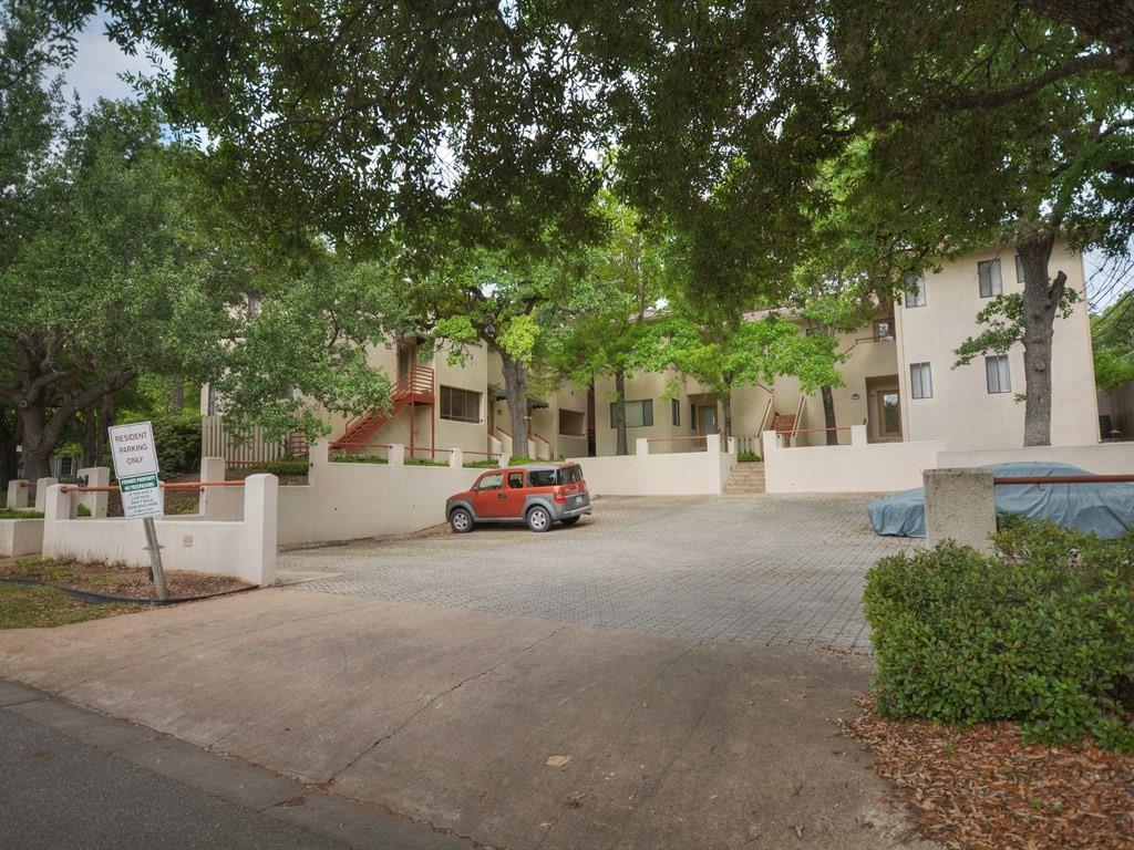 1302 Woodlawn BLVD # 208