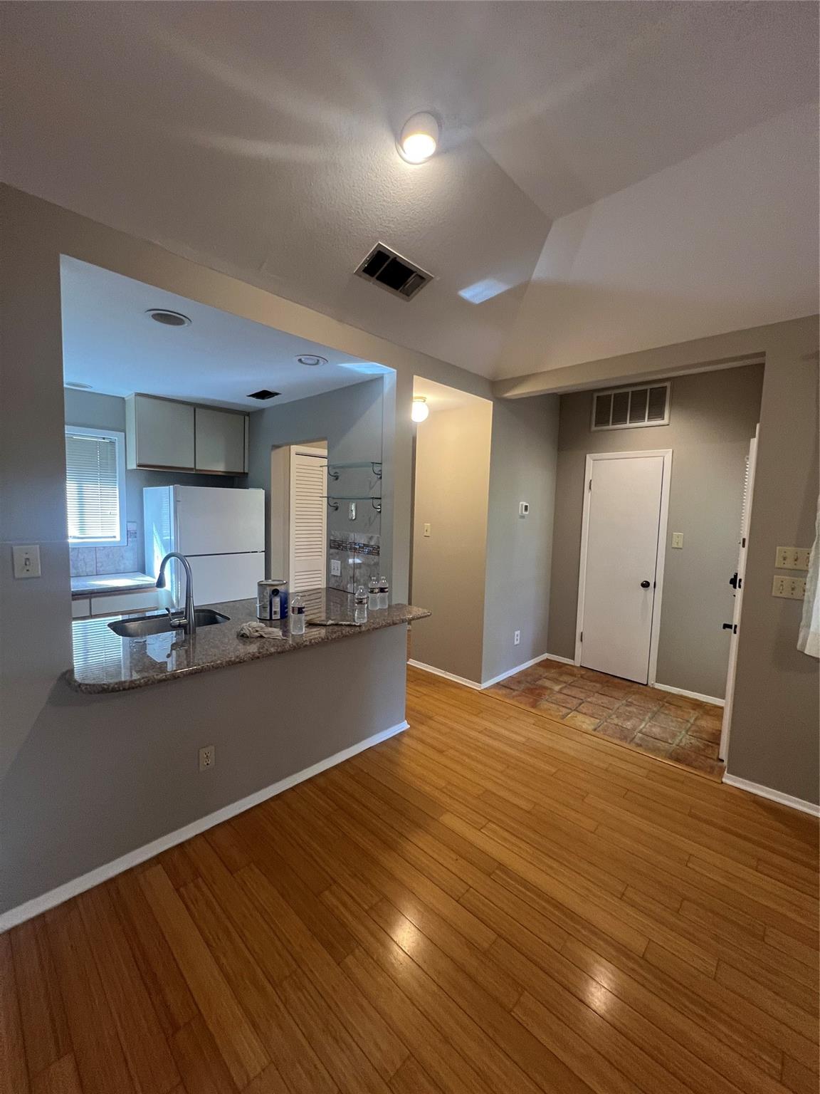1302 Woodlawn BLVD # 208