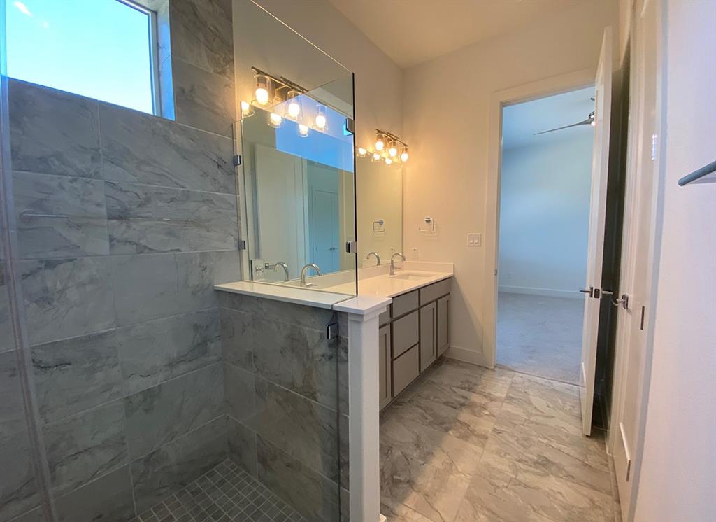 2050 Lohmans SPUR # 2202