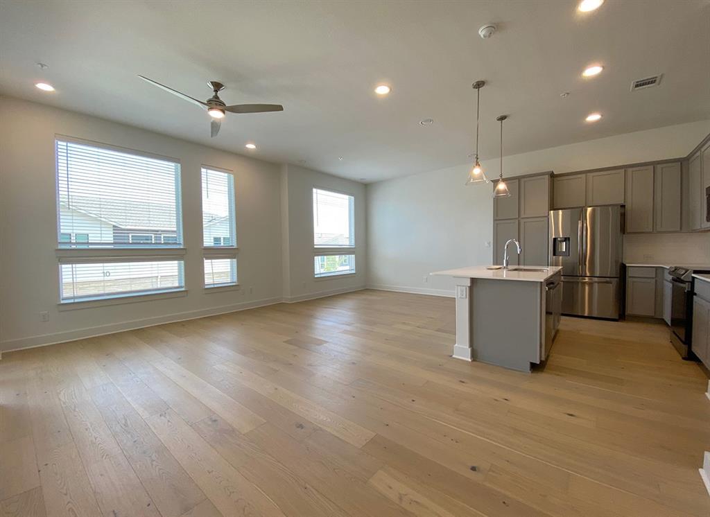 2050 Lohmans SPUR # 2202