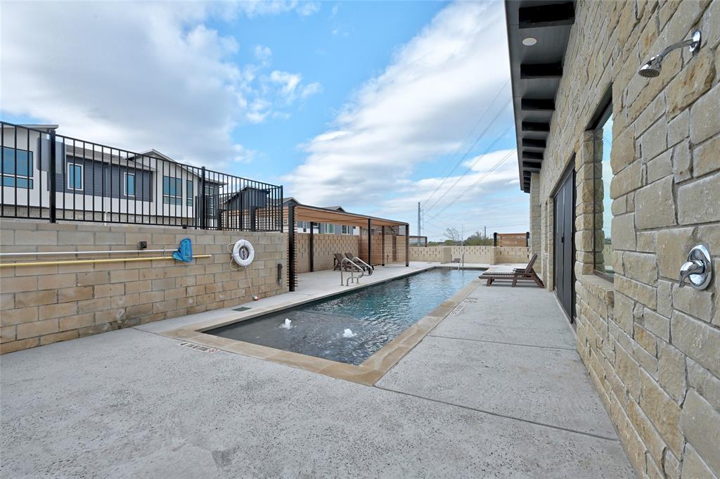 2050 Lohmans SPUR # 2202