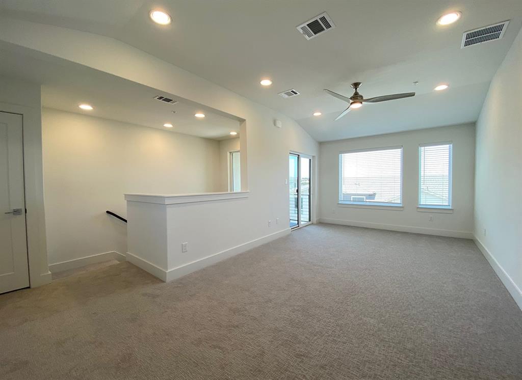 2050 Lohmans SPUR # 2202