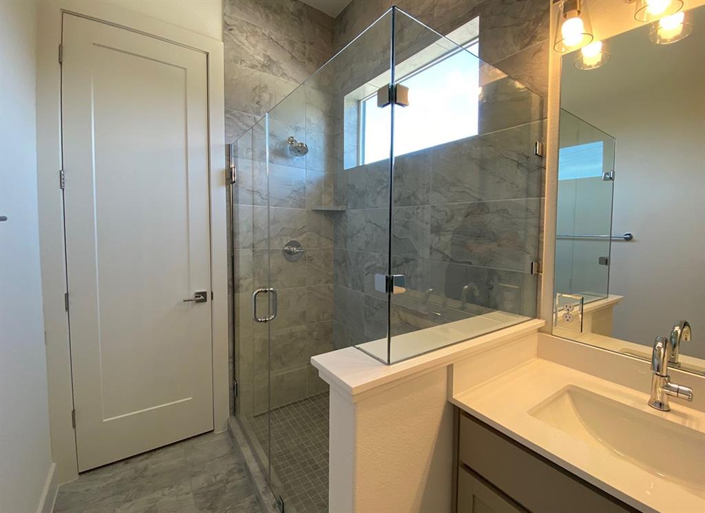 2050 Lohmans SPUR # 2202