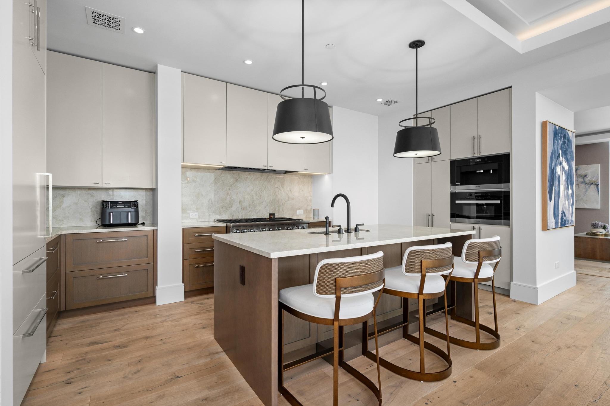 200 Congress Ave # 48Y