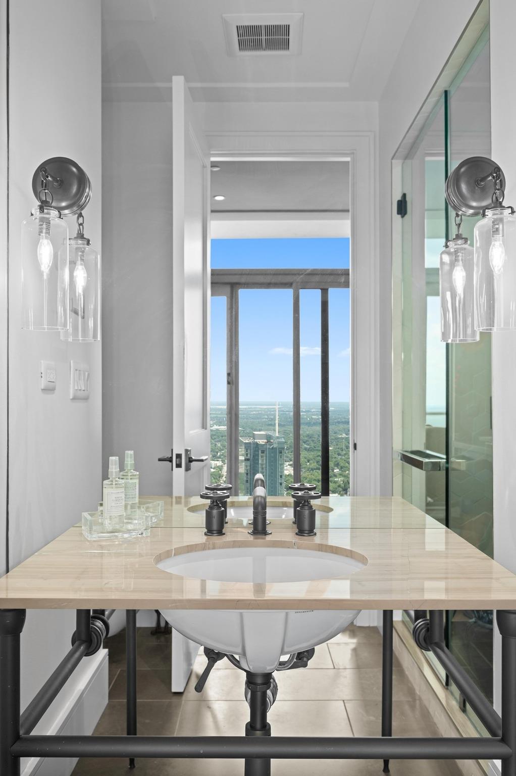 200 Congress Ave # 48Y
