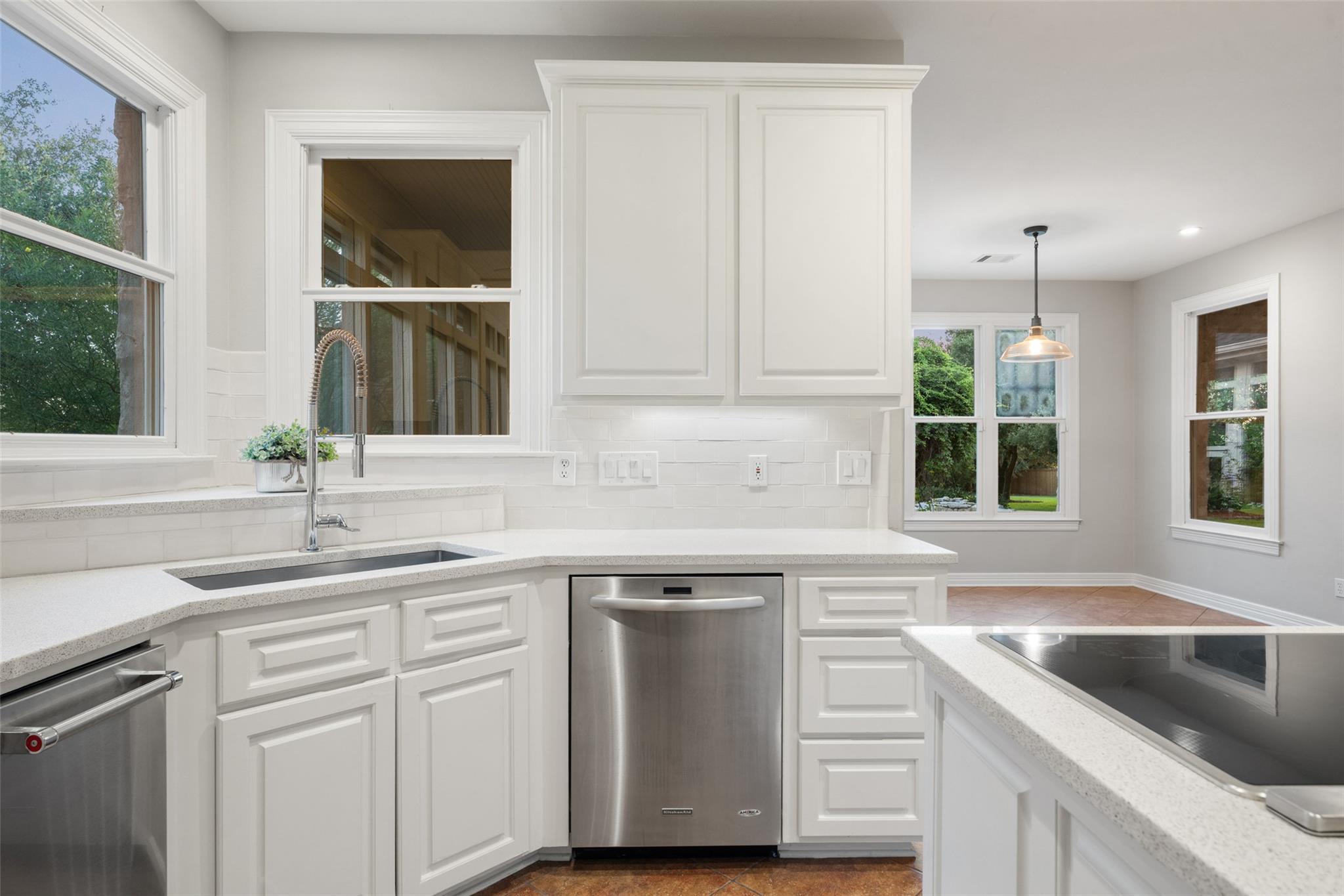 127 Roberts CIR