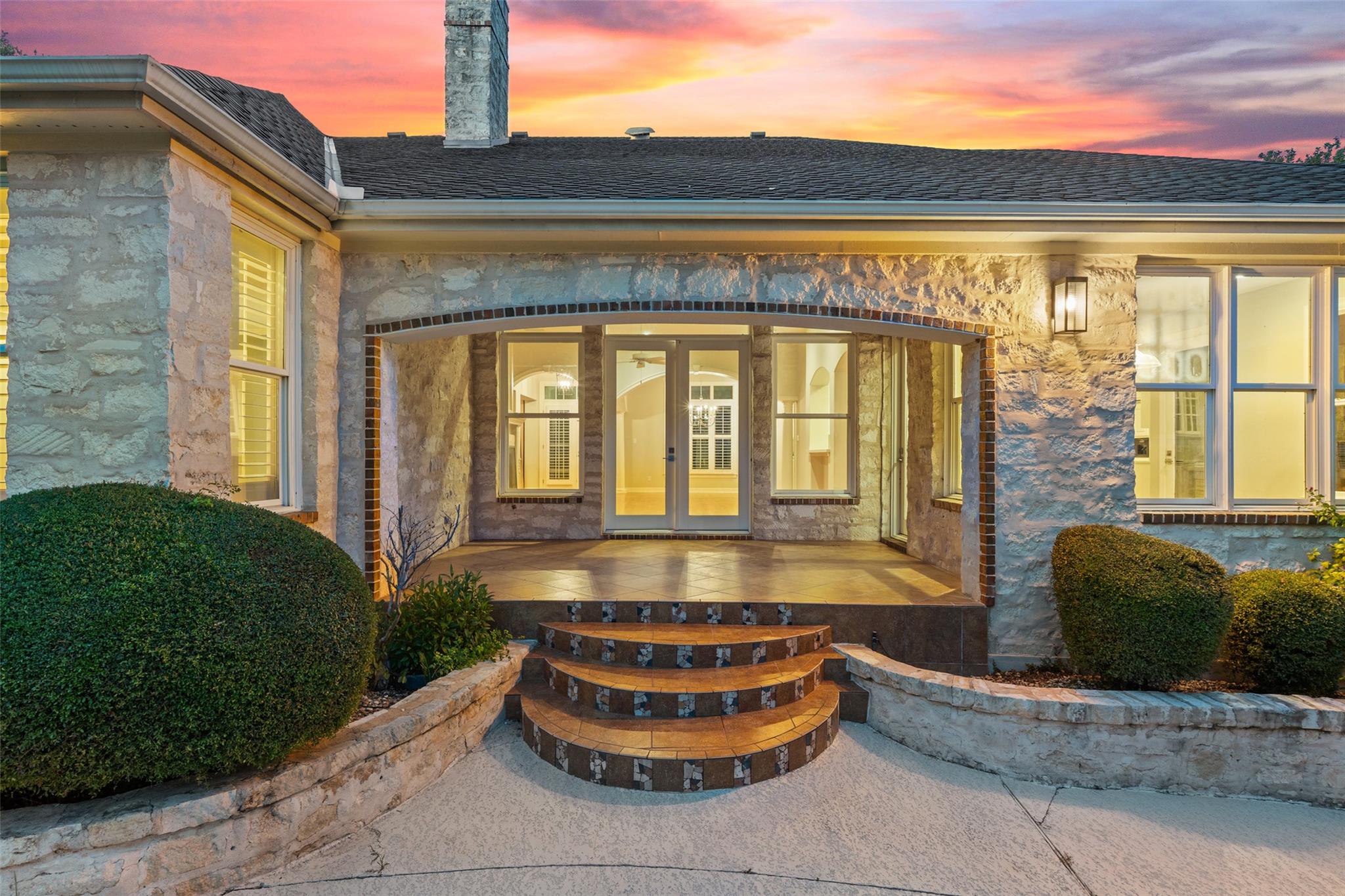 127 Roberts CIR