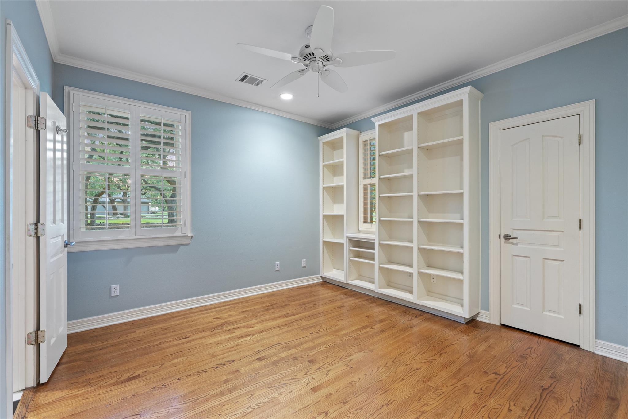 127 Roberts CIR