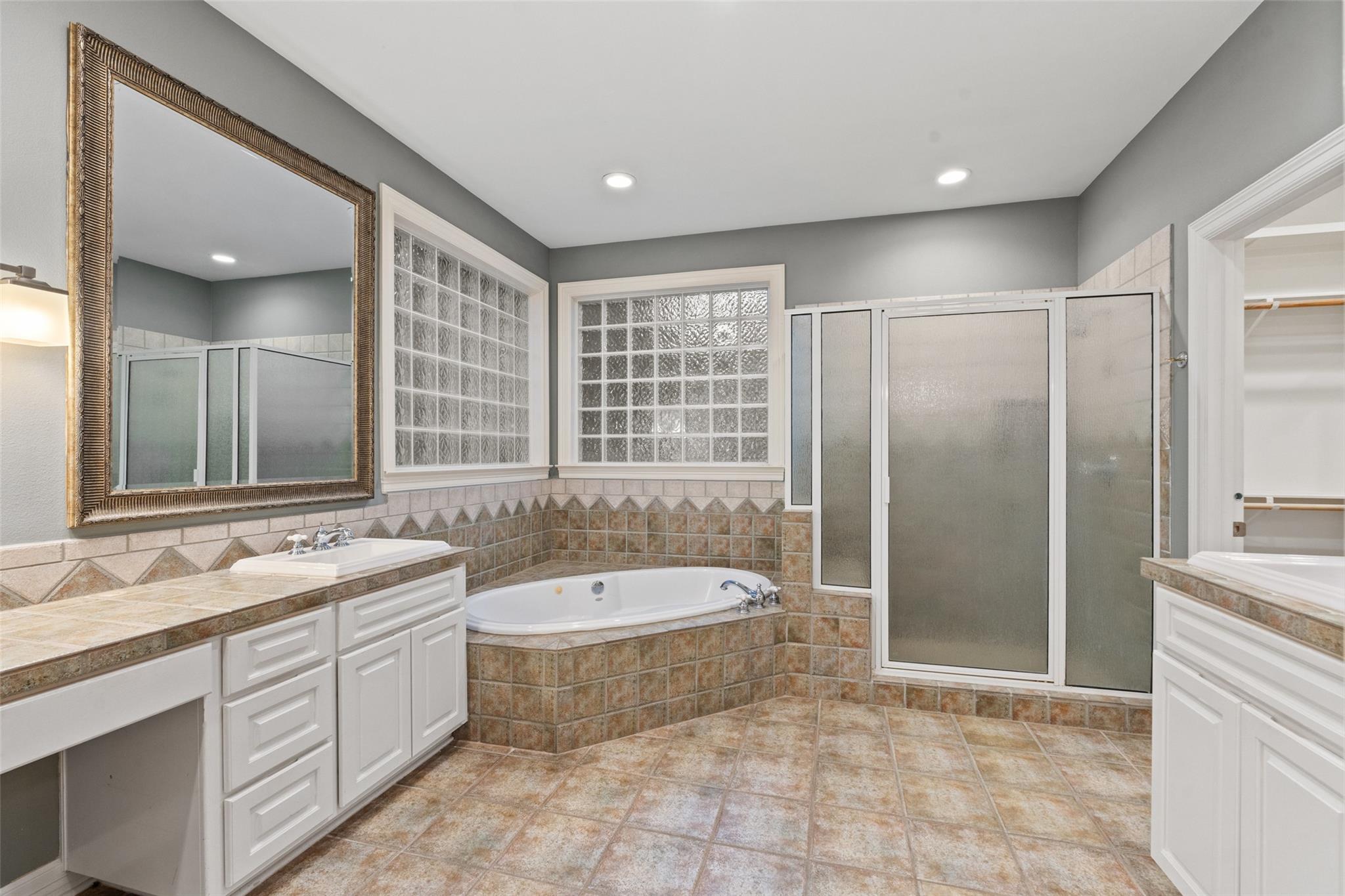 127 Roberts CIR