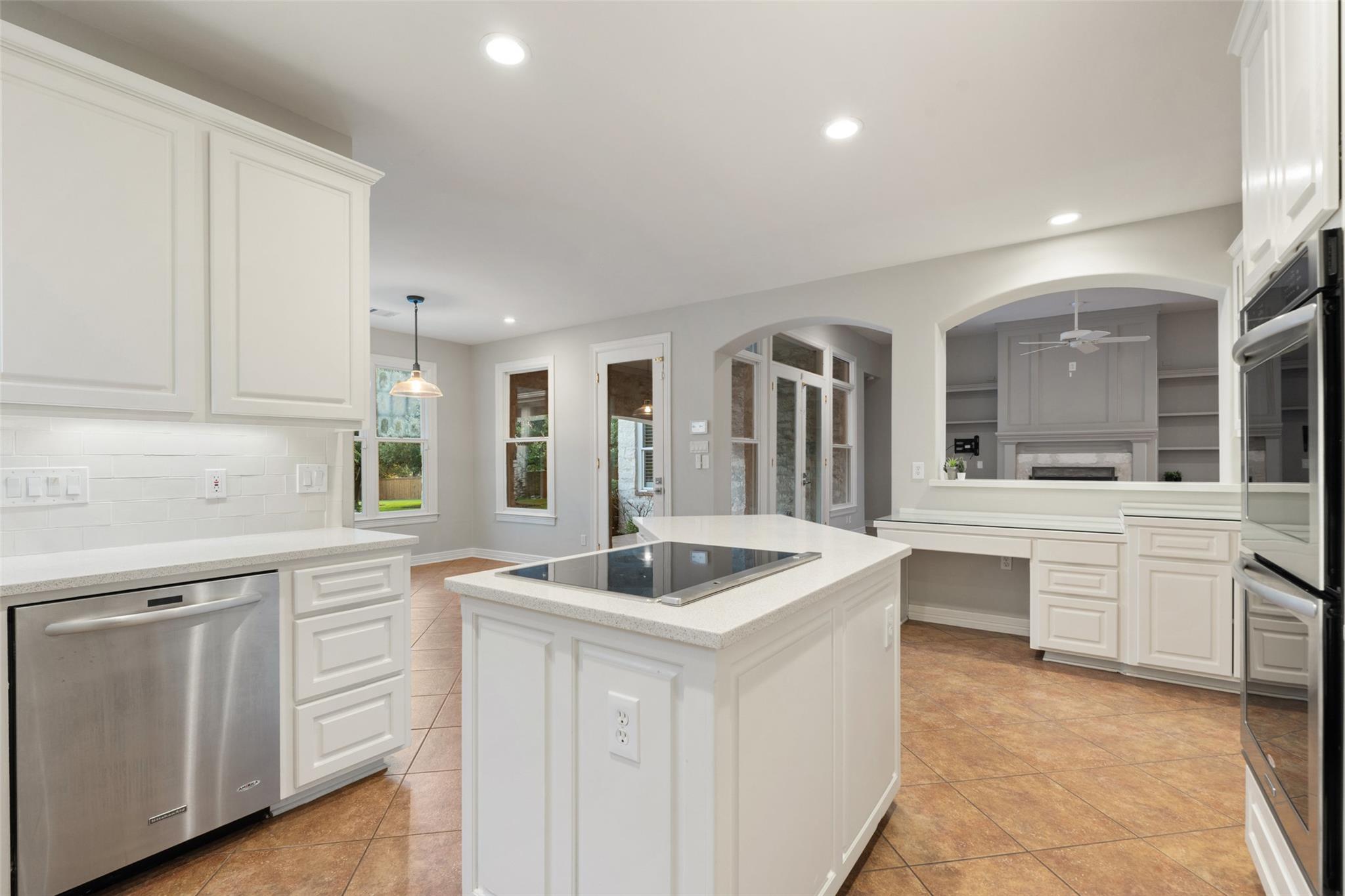 127 Roberts CIR