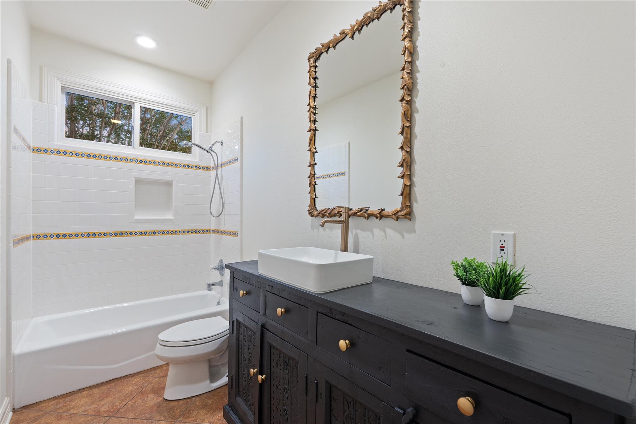 127 Roberts CIR