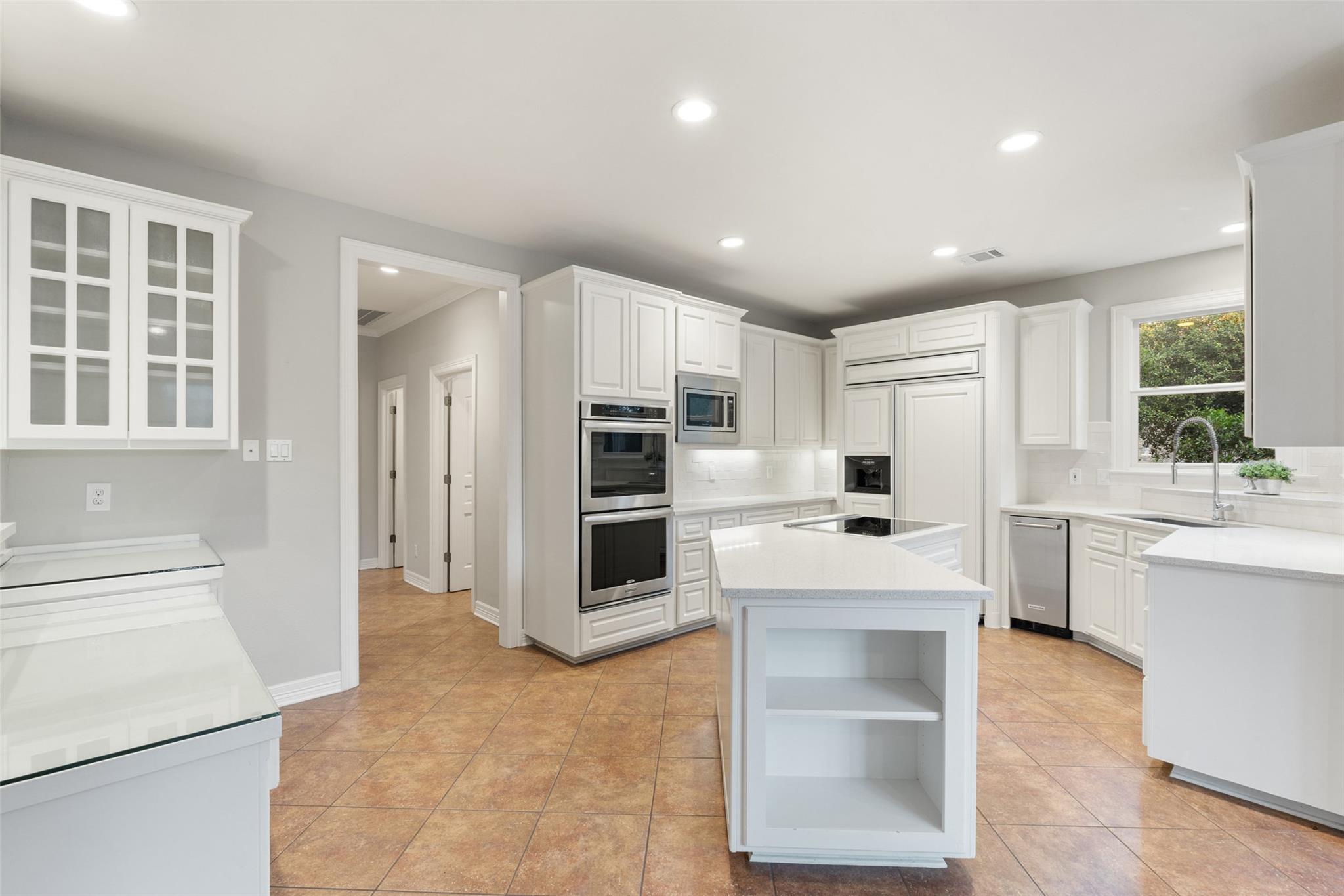 127 Roberts CIR