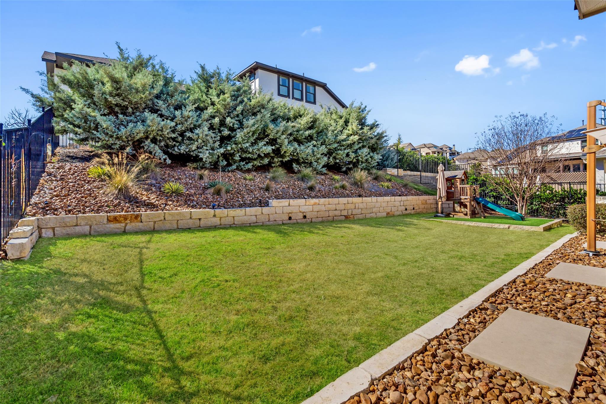 407 Highland Village DR
