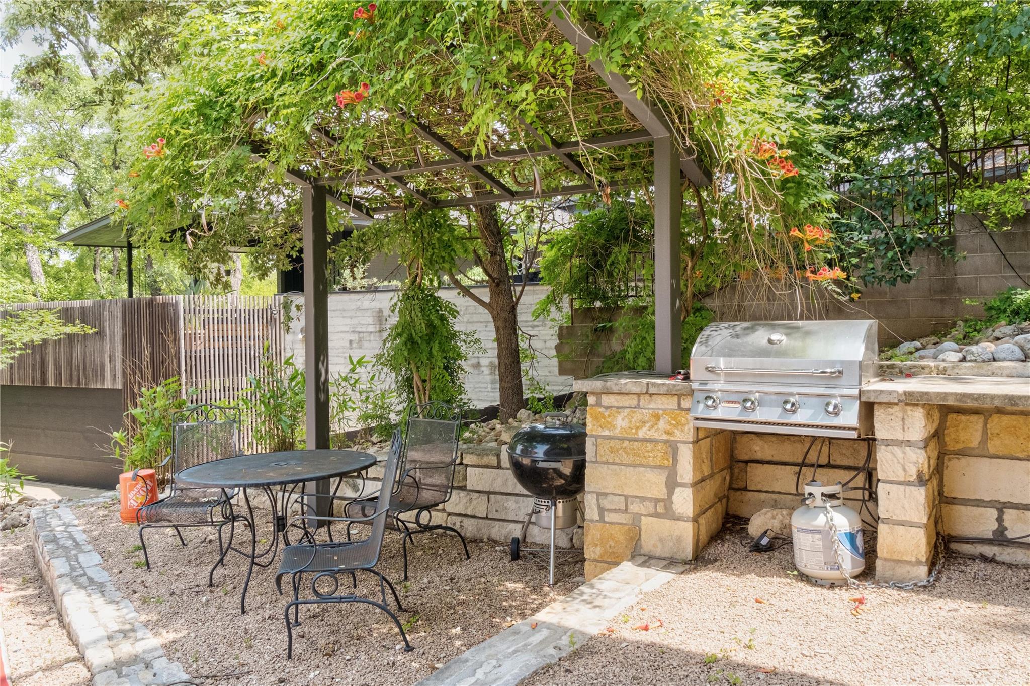 2205 N Lamar BLVD # 113