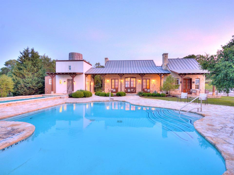 1934 N Walnut Springs RD