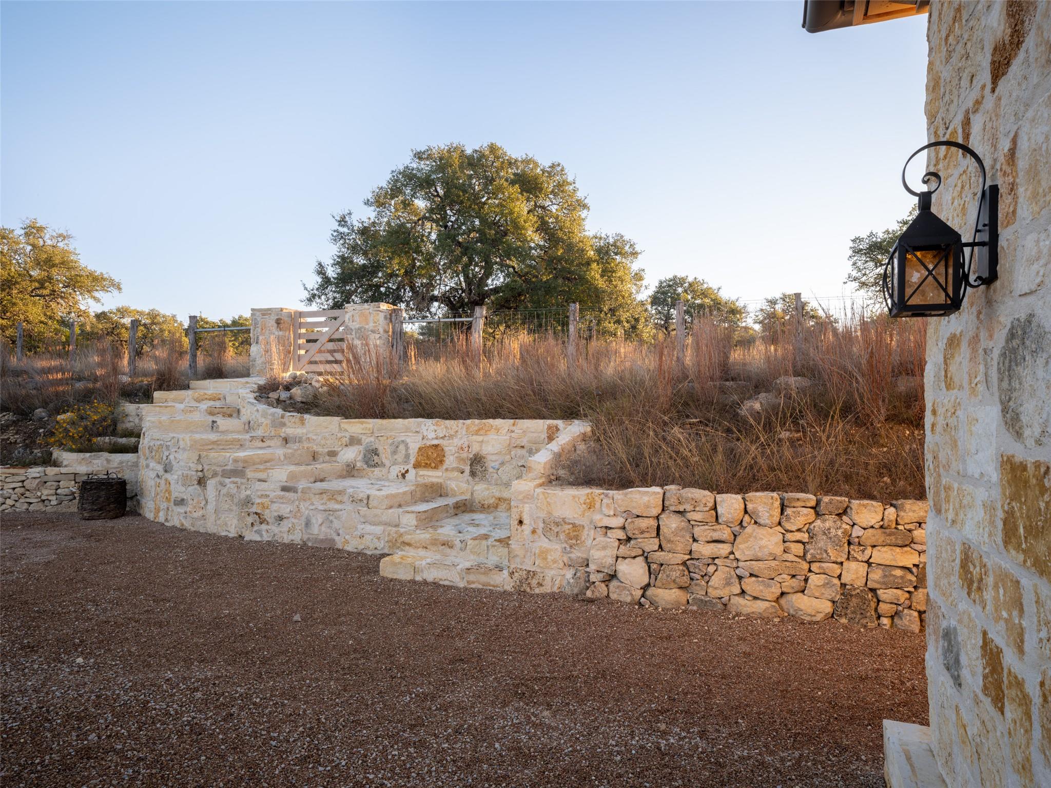 1934 N Walnut Springs RD