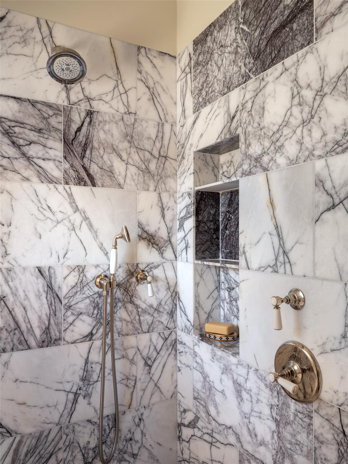 1934 N Walnut Springs RD