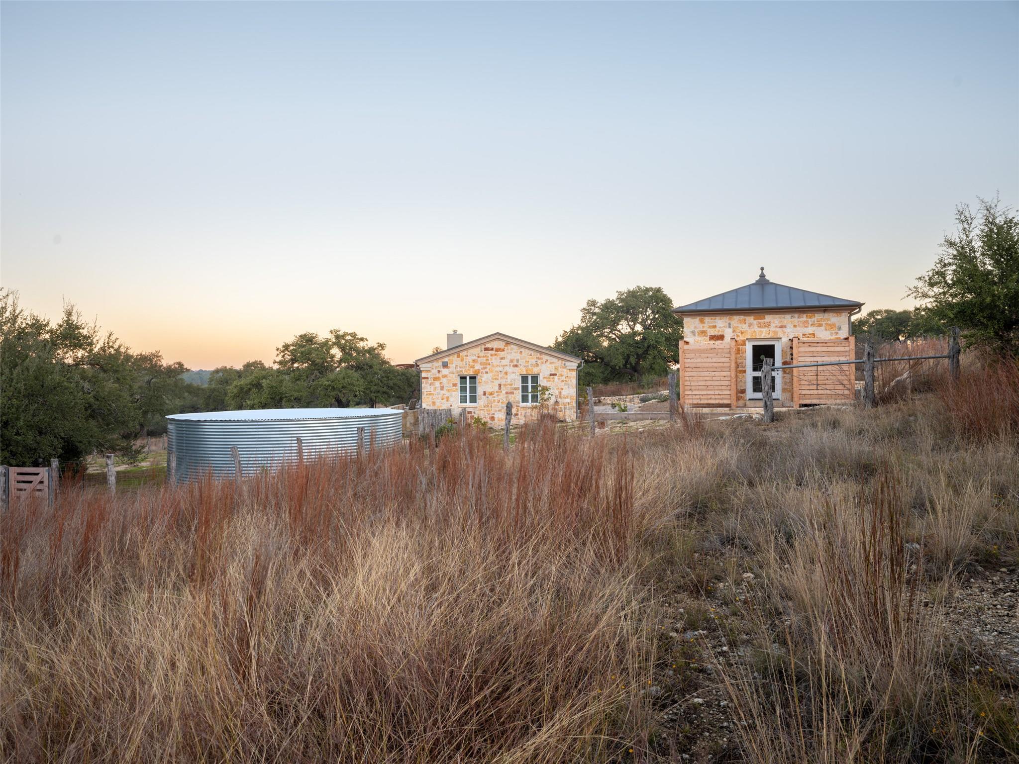 1934 N Walnut Springs RD