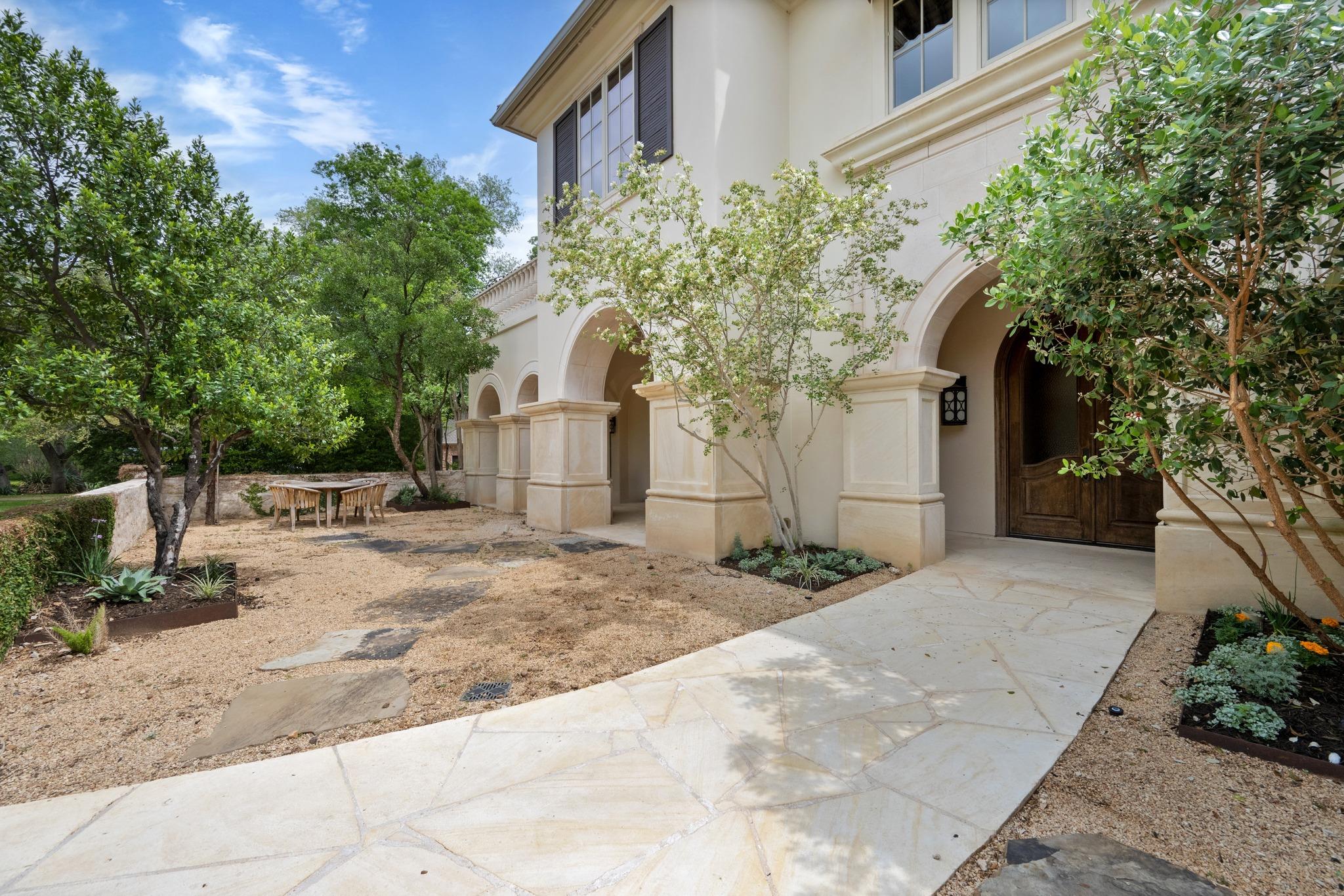 3407 Woodcutters WAY