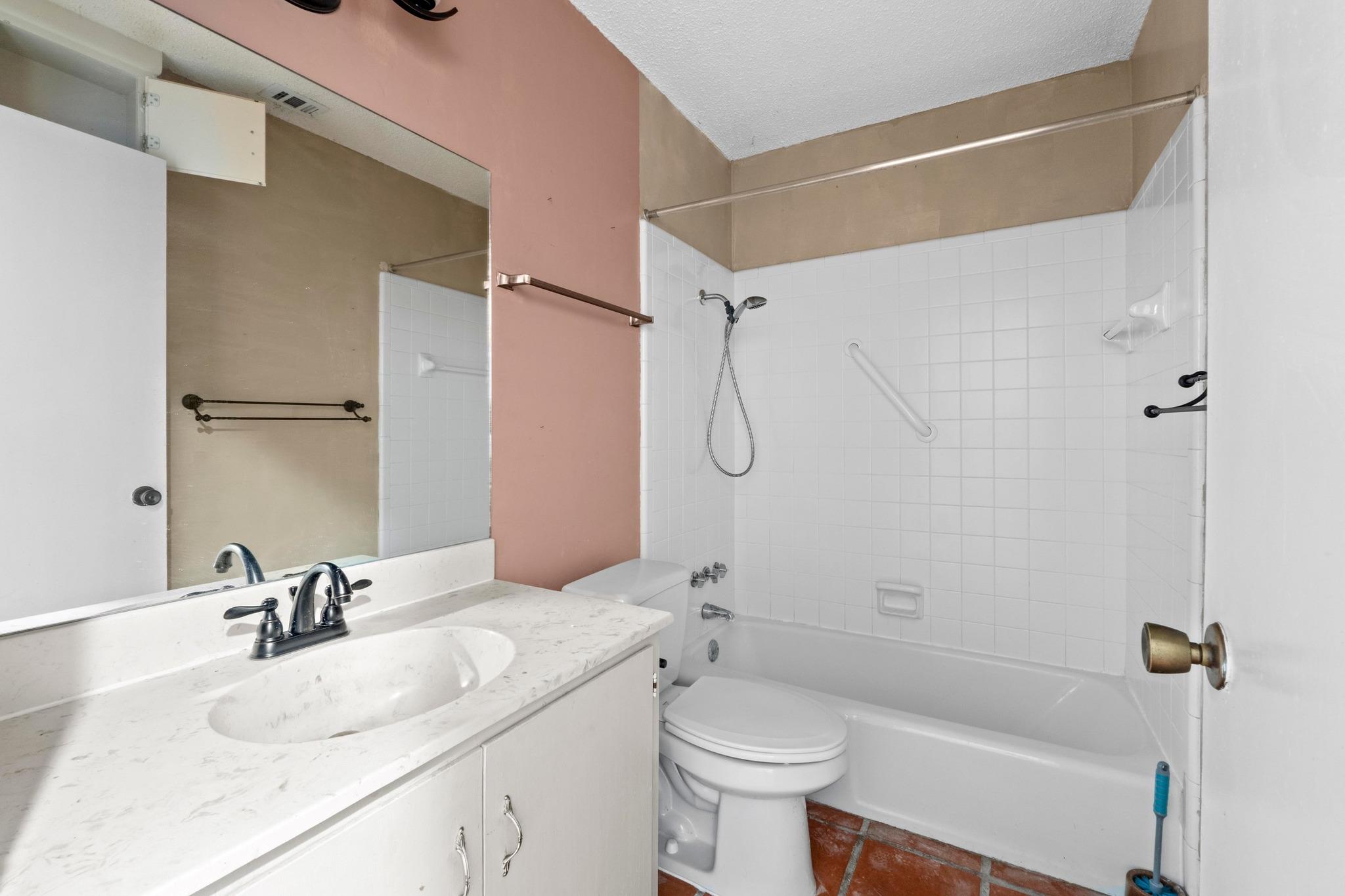 2101 Trail Of The Madrones