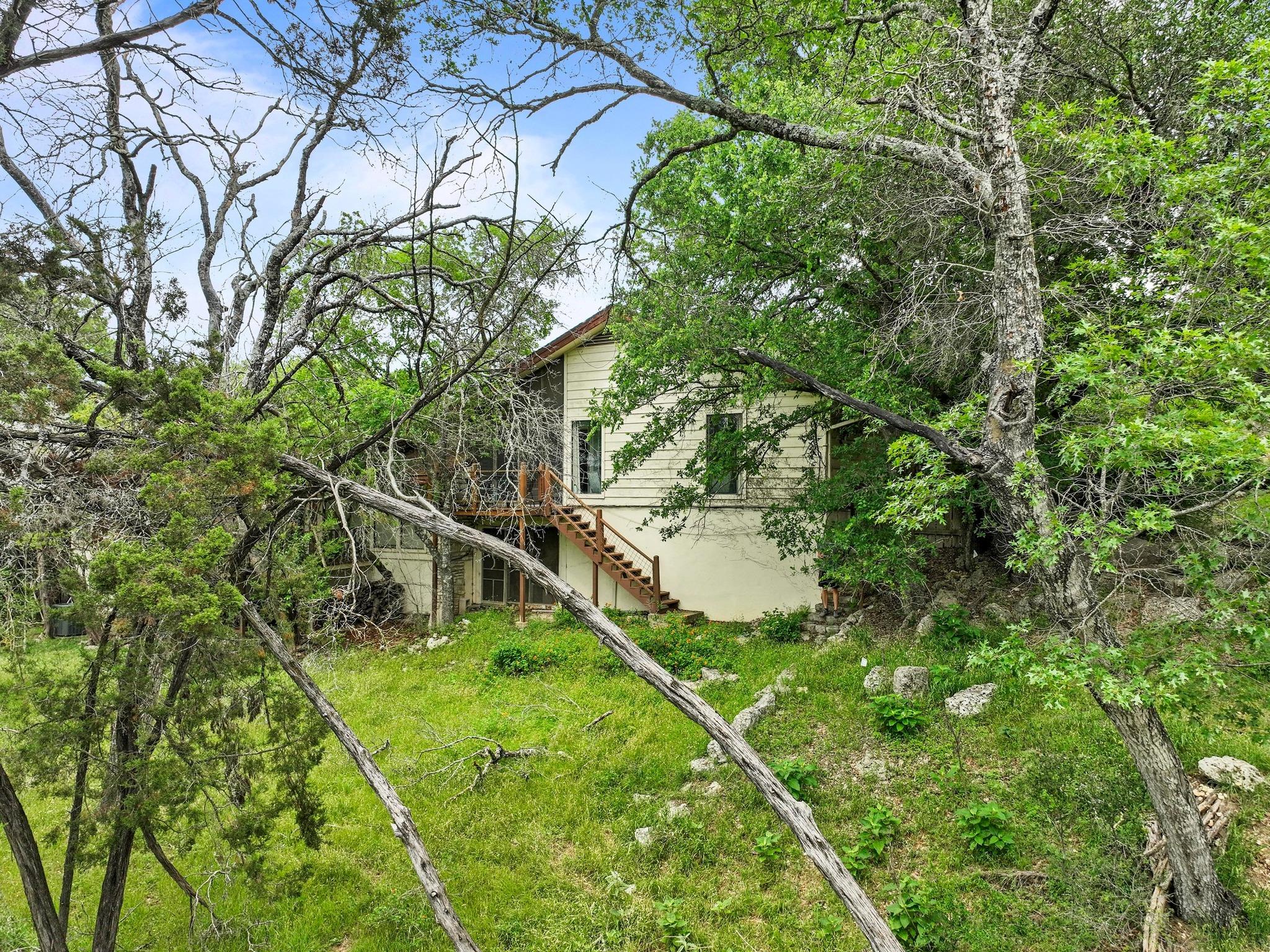 2101 Trail Of The Madrones