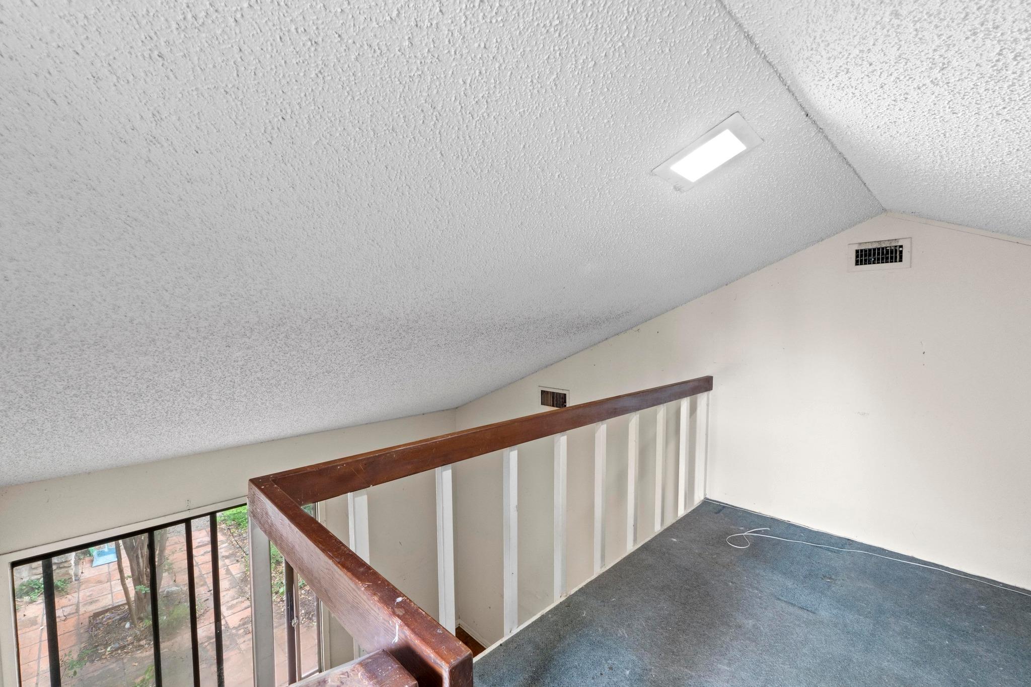 2101 Trail Of The Madrones