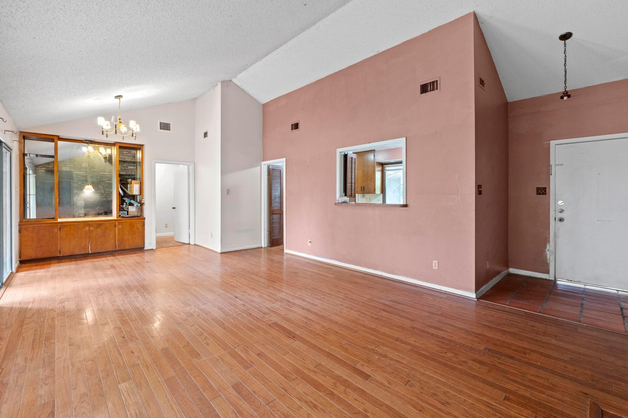 2101 Trail Of The Madrones