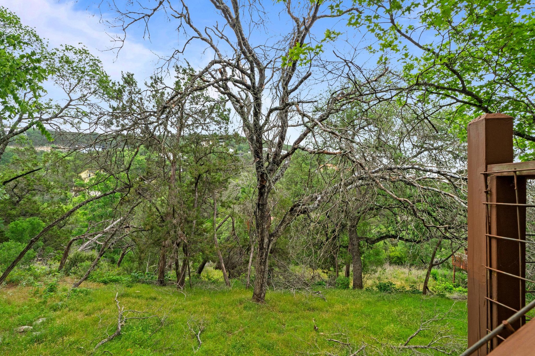 2101 Trail Of The Madrones