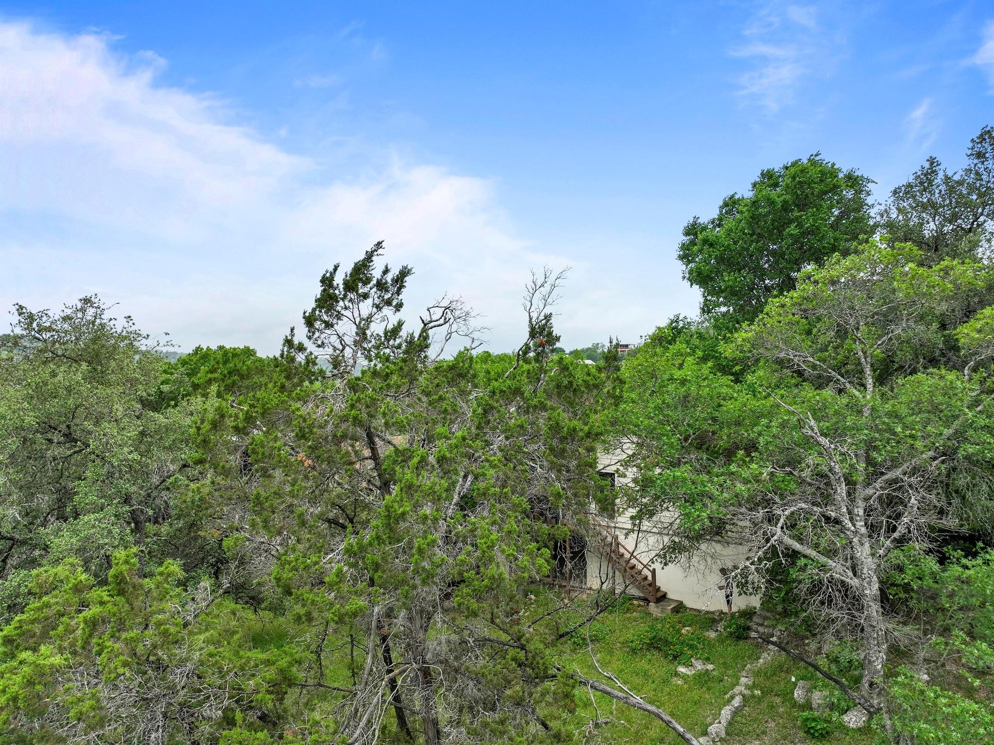 2101 Trail Of The Madrones