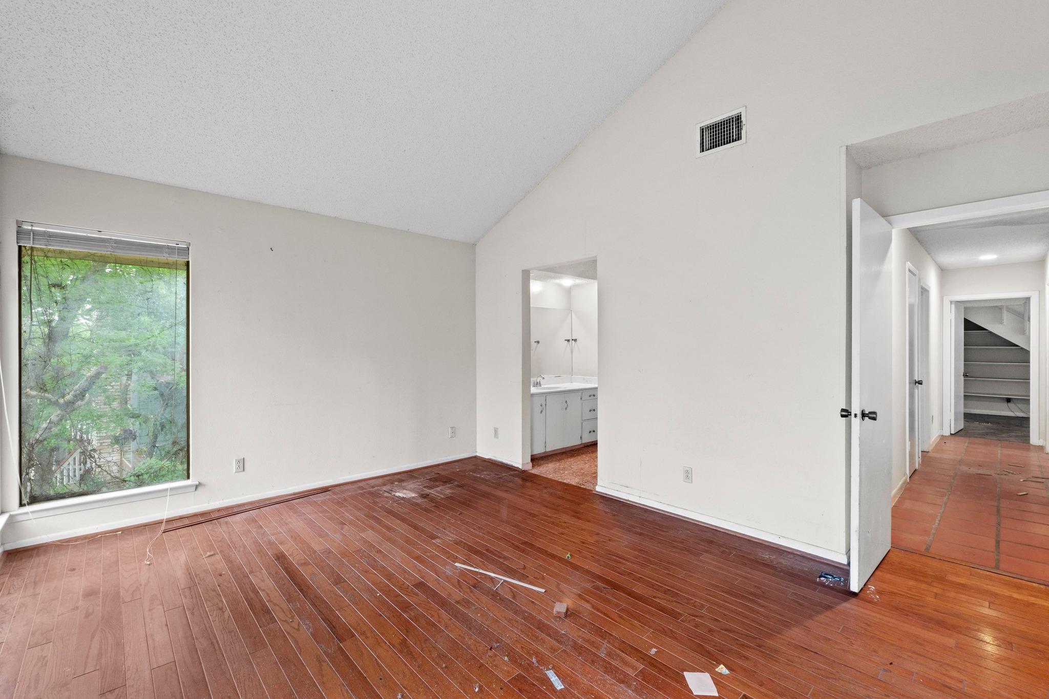 2101 Trail Of The Madrones