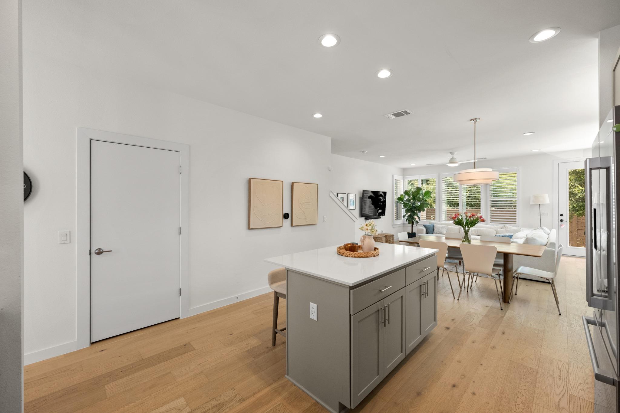 2115 MC FLY ST