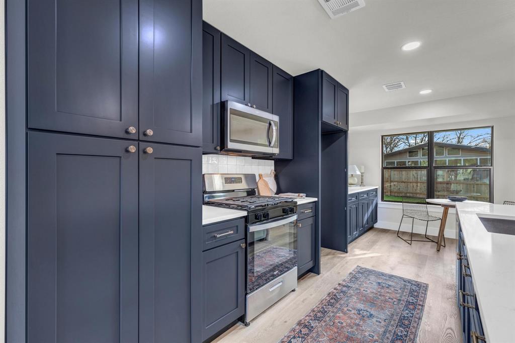 3005 Cedarlawn CIR
