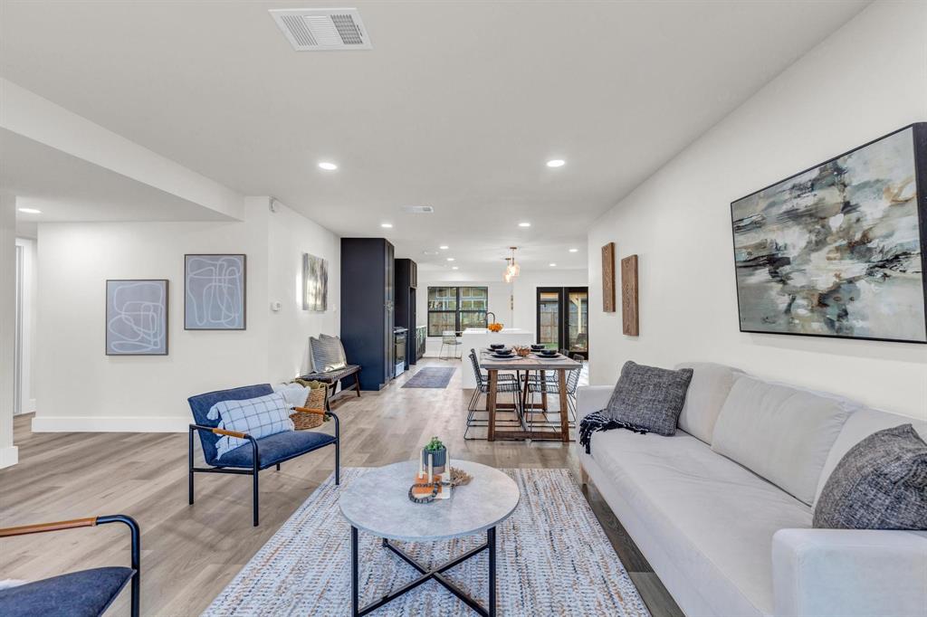 3005 Cedarlawn CIR