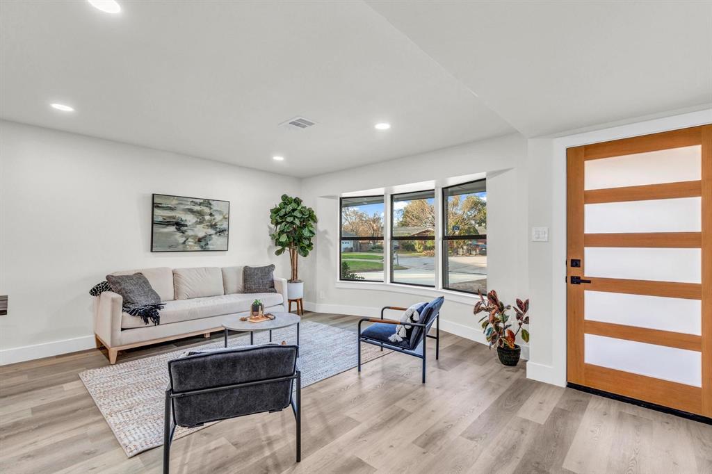 3005 Cedarlawn CIR