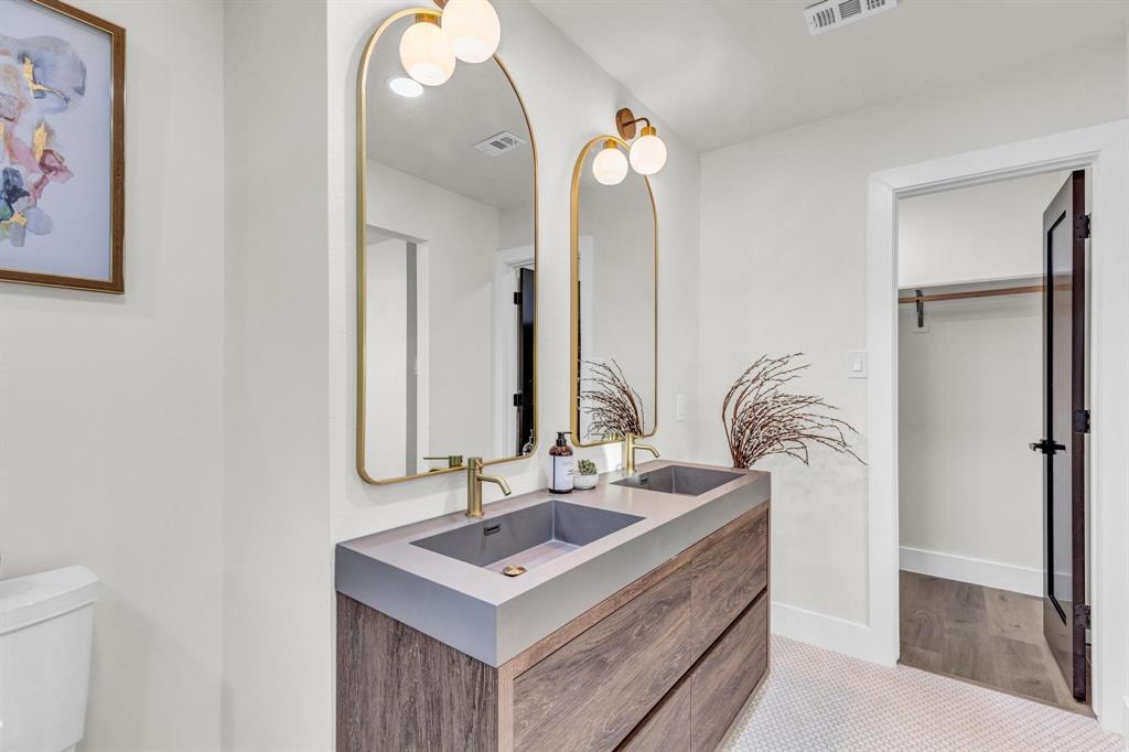 3005 Cedarlawn CIR