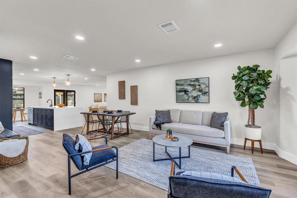 3005 Cedarlawn CIR