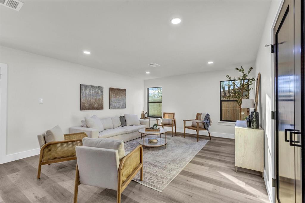 3005 Cedarlawn CIR