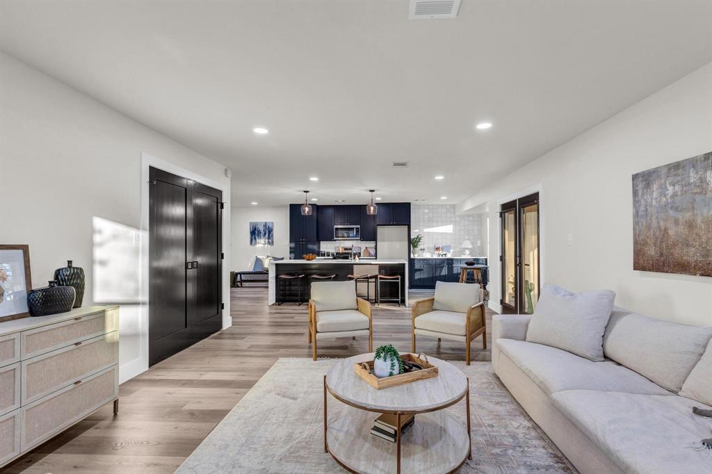 3005 Cedarlawn CIR
